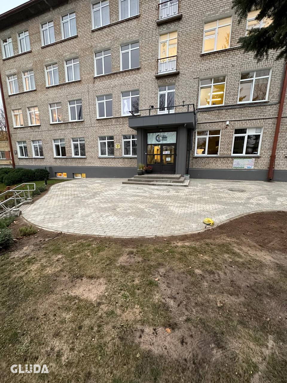 Trinkelių klojimas, bortų įrengimas ir viešųjų erdvių tvarkymas. Ilgalaikė kokybė.