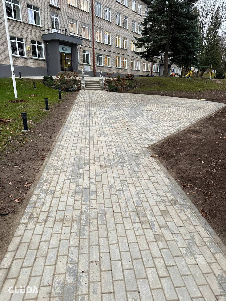 Trinkelių klojimas, bortų įrengimas ir viešųjų erdvių tvarkymas. Ilgalaikė kokybė.