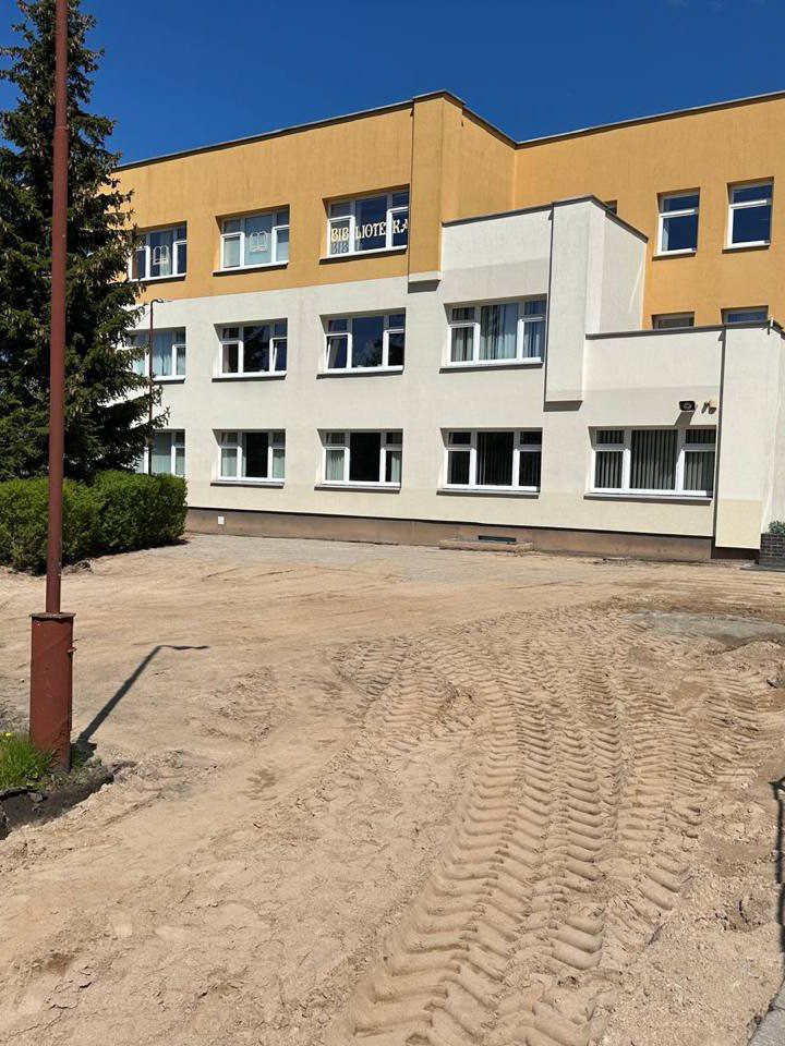 Darbų eiga. Trinkelių klojimas, bortų įrengimas ir viešųjų erdvių tvarkymas. Ilgalaikė kokybė.